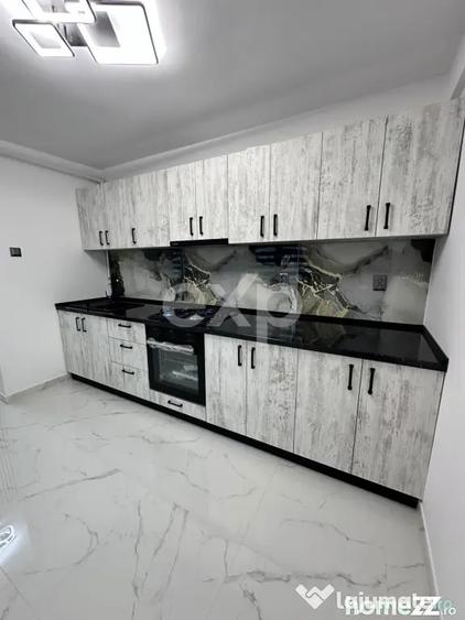 Apartament cu 3 camere decomandat, mobilat în Micro 8
