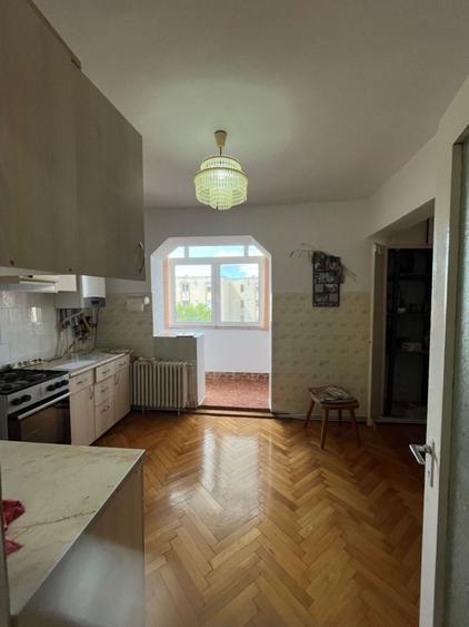 Apartament cu 4 camere în Central