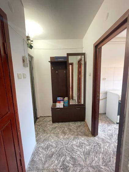 Apartament cu 2 camere semidecomandat în Tătărași
