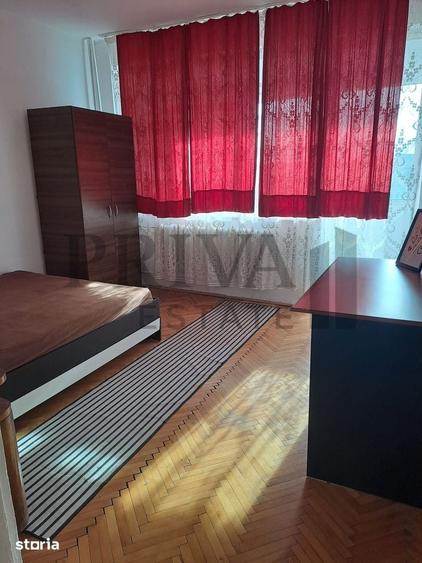 Apartament cu 3 camere decomandat, mobilat în Spitalul Județean