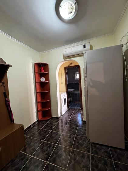 Apartament cu 2 camere decomandat în Podul de Fier