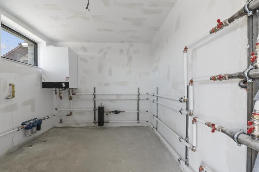 Casă individuală cu 5 camere cu Canalizare în Făget