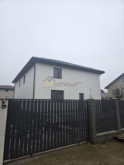 Duplex cu 4 camere cu Canalizare în Central