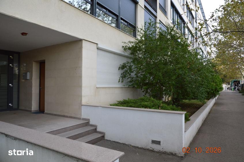 Spațiu comercial, de 50 mp, în Parcul Carol