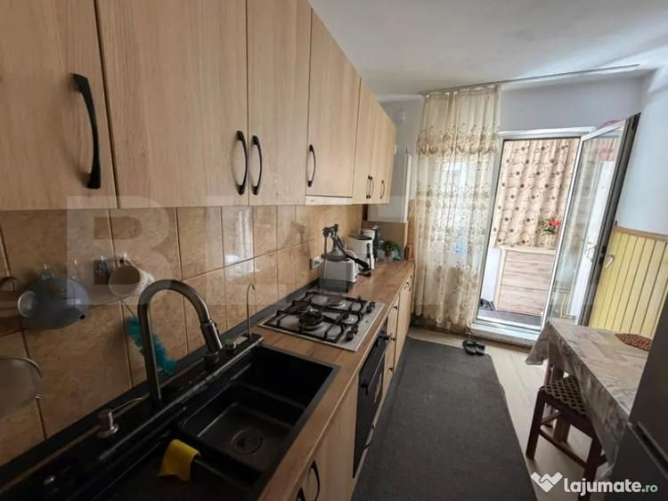 Apartament cu 3 camere decomandat în Cetate
