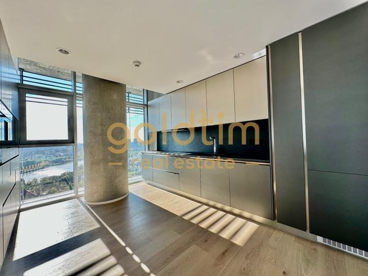 Apartament cu 4 camere semidecomandat, mobilat în Floreasca