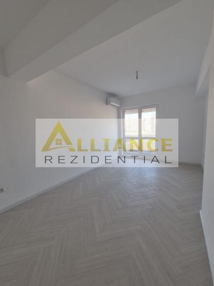 Apartament cu 3 camere decomandat în Sud