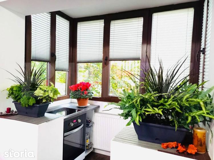 Apartament cu 3 camere semidecomandat în Rogerius