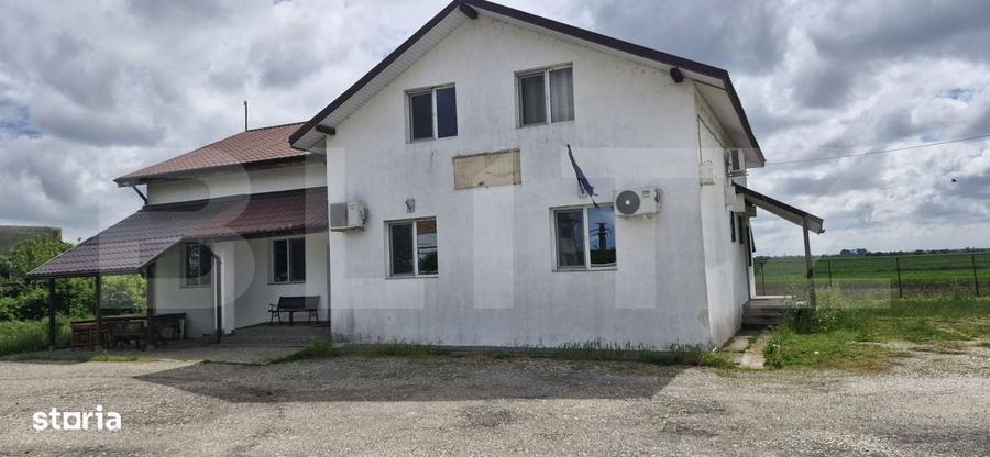 Casă cu 4 camere cu Teren 5423 Mp în Petrești