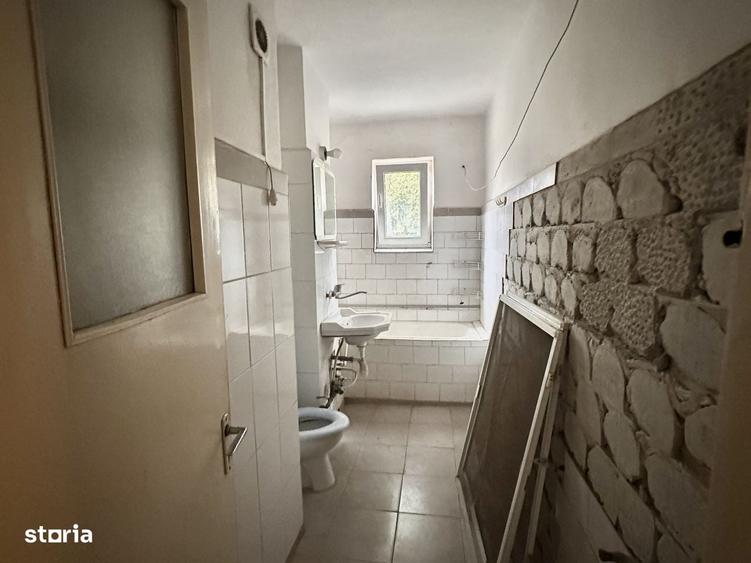 Apartament cu 3 camere decomandat în Central