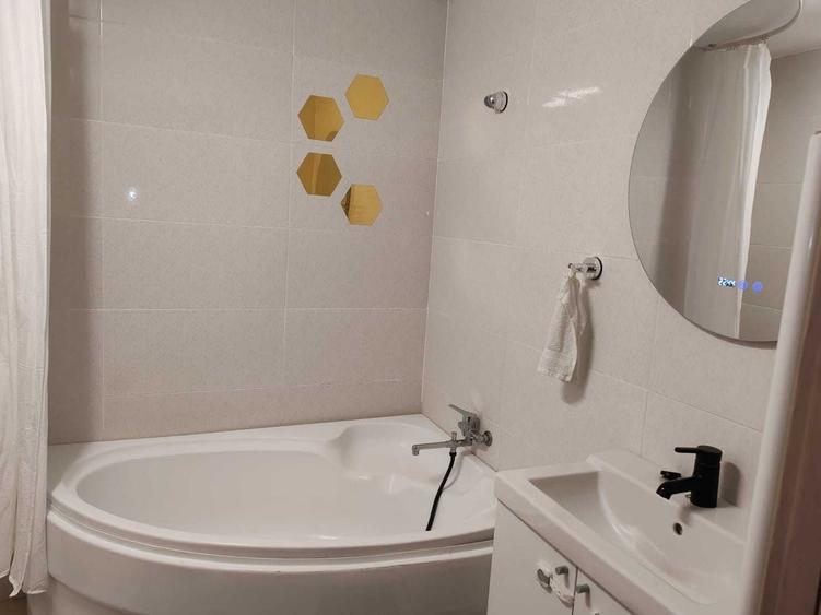Apartament cu 2 camere decomandat în Central