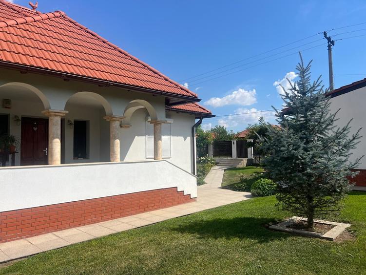 Casă individuală cu 4 camere cu Teren 980 Mp în Mihail Kogălniceanu