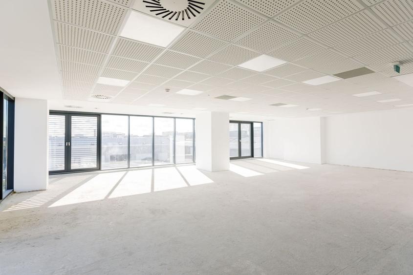 Birou, de 4,152 mp, în Complex Studențesc