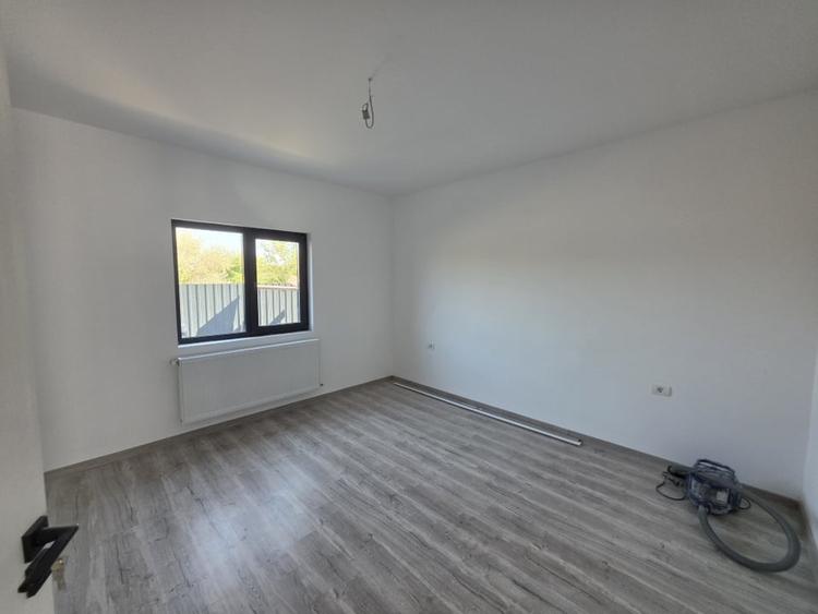 Casă individuală cu 3 camere cu Canalizare în Valu lui Traian