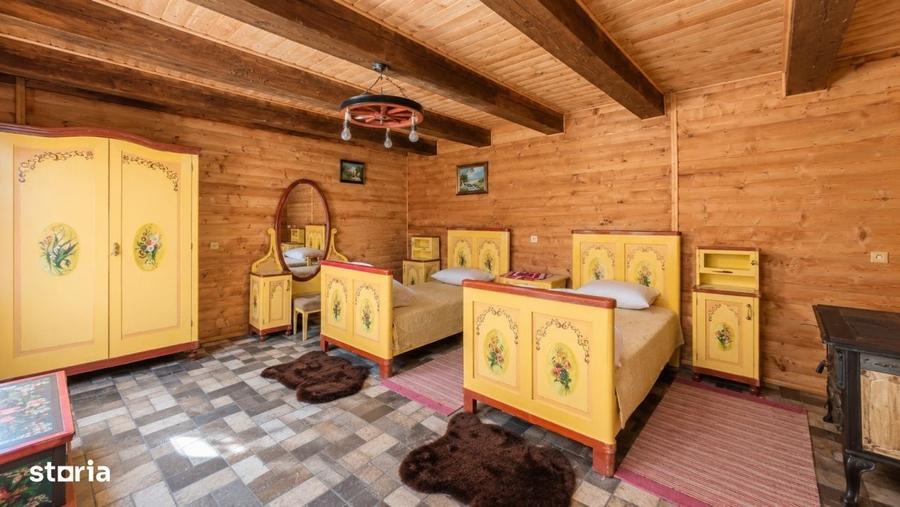Casă cu 4 camere în Purcăreni
