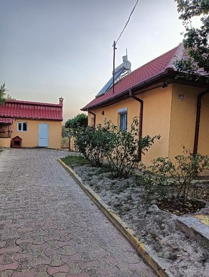 Casă individuală cu 2 camere cu Teren 600 Mp în Capidava