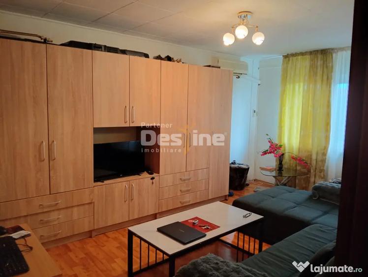 Apartament decomandat 3 camere, cartier Rovine - 1