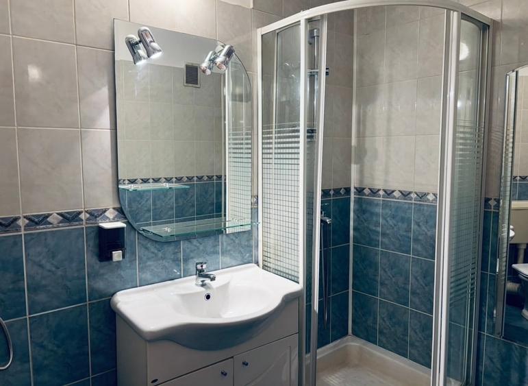 Apartament cu 3 camere în Unirii