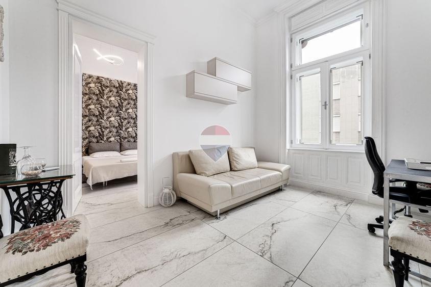 Apartament cu 3 camere semidecomandat, mobilat în Ultracentral