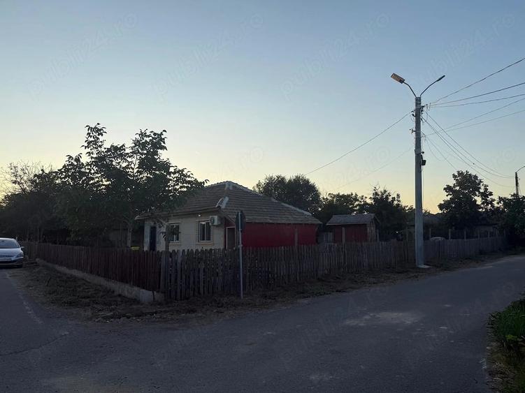 Casă cu Teren 1020 Mp în Jegălia