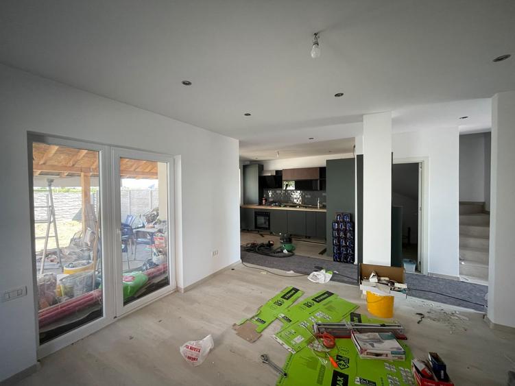 Duplex cu 4 camere cu Canalizare în Moșnița Nouă
