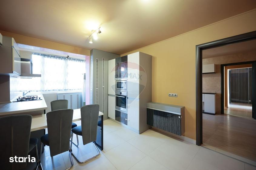 Apartament cu 3 camere semidecomandat în Rogerius