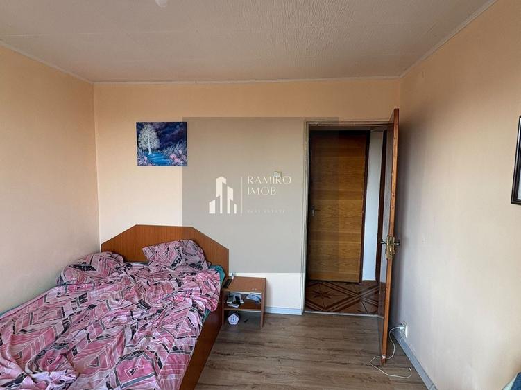Apartament cu 3 camere decomandat în Apărătorii Patriei