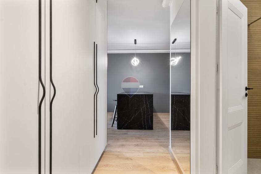 Apartament cu 2 camere semidecomandat, mobilat în UTA