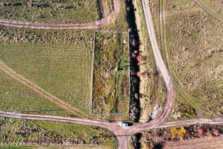 Teren Construcții intravilan de 900 mp, în Ernei