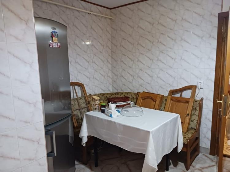 Apartament cu 2 camere decomandat, mobilat în Craiovița Nouă