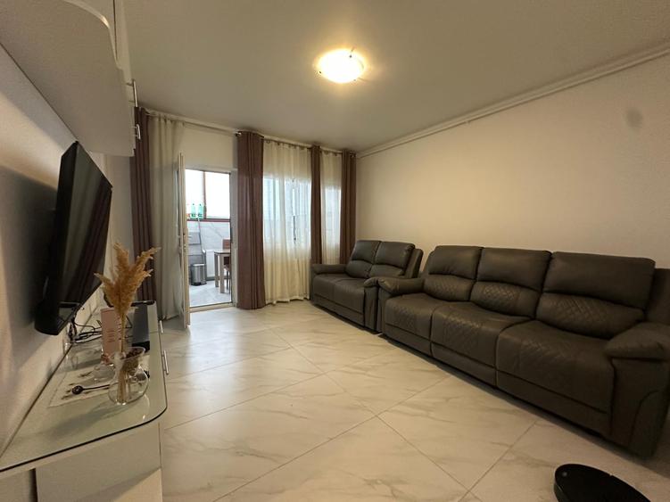 Apartament cu 4 camere semidecomandat în Bragadiru