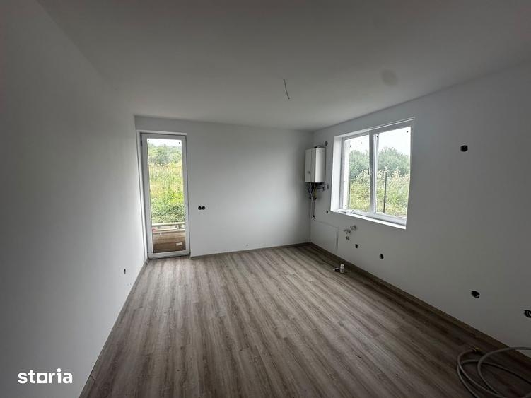 Casă cu 5 camere cu Teren 250 Mp în Central