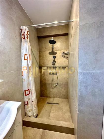 Duplex cu 3 camere cu Canalizare în Est