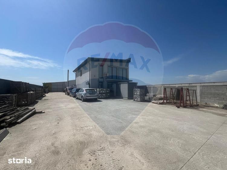 Spațiu comercial, de 740 mp, în Central