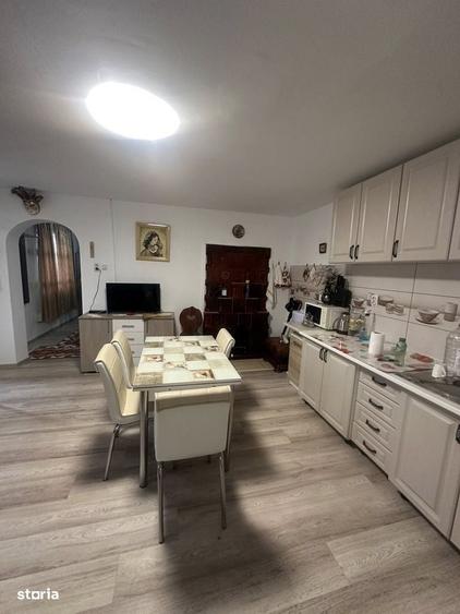 Casă cu 3 camere cu Teren 950 Mp în Central
