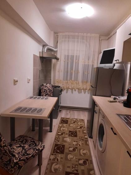 Garsonieră decomandată în Central