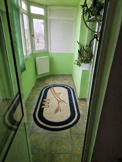 Apartament cu 3 camere decomandat în Micro 11