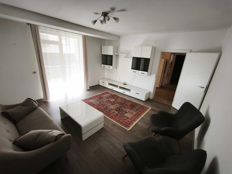 Apartament cu 2 camere decomandat, mobilat în Sud