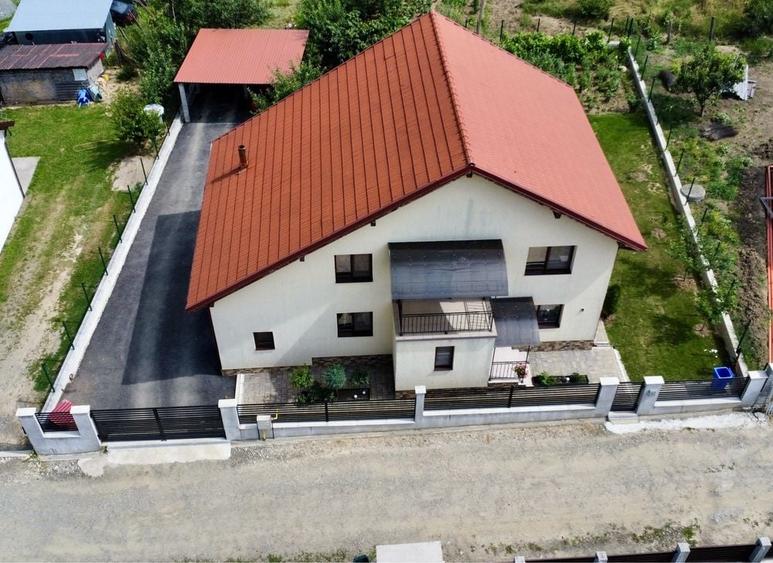 Casă cu 4 camere în Central