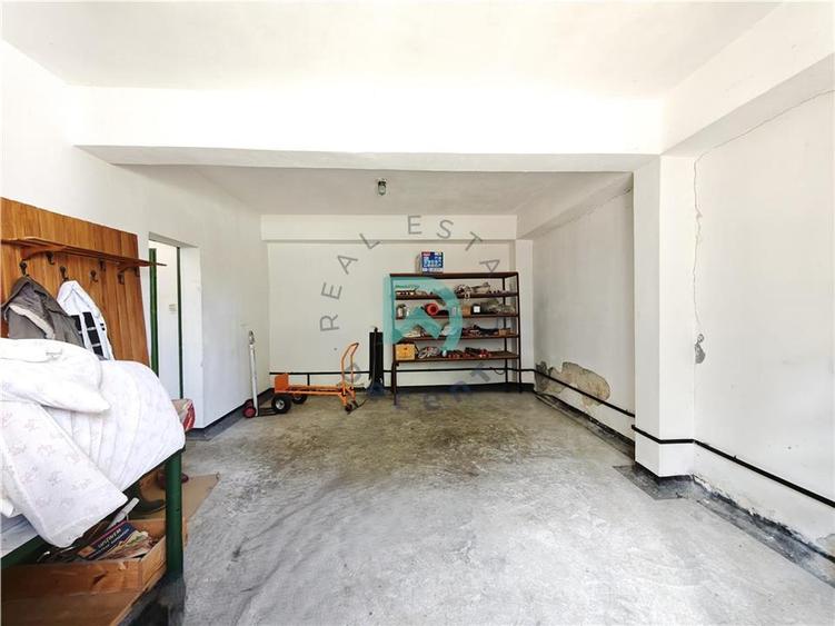 Casă individuală cu 4 camere cu Teren 1250 Mp în Vulcan