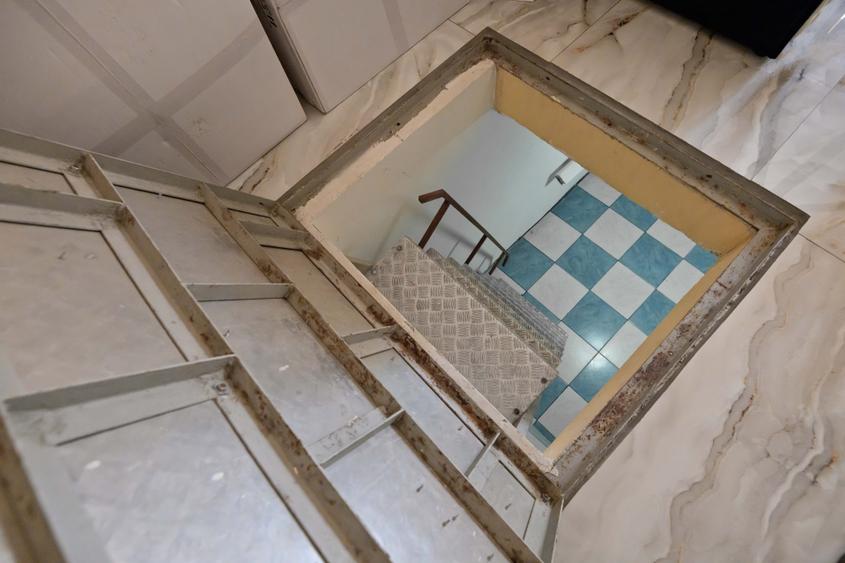 Casă individuală cu 6 camere cu Canalizare în 23 August