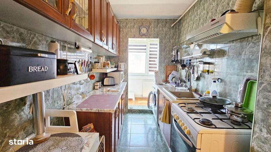 Apartament cu 3 camere decomandat în Central
