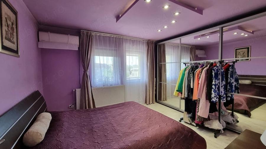 Apartament cu 3 camere decomandat în Exterior Vest