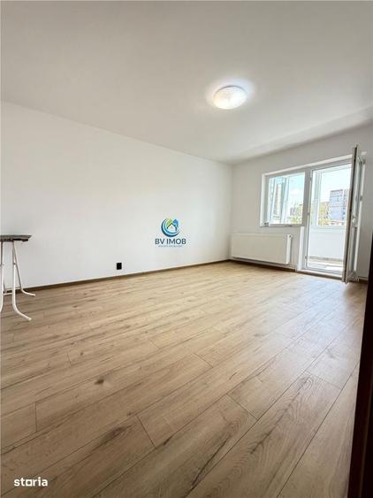 Apartament cu 3 camere decomandat în Astra