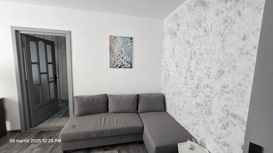 Apartament cu 2 camere semidecomandat în Primăverii