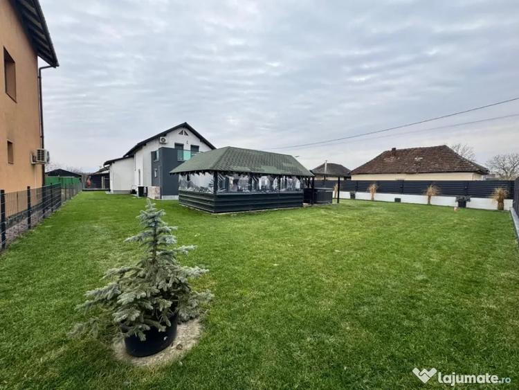 Casă cu 7 camere cu Teren 900 Mp în Hideaga