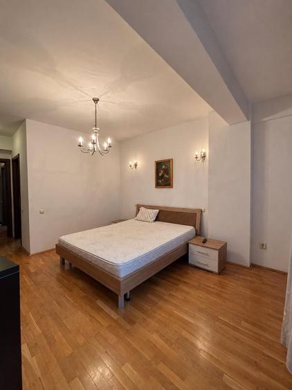 Apartament cu 3 camere în Obor