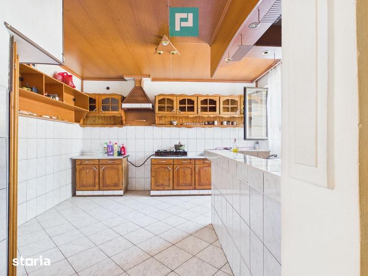 Apartament cu 3 camere în Bucovăț