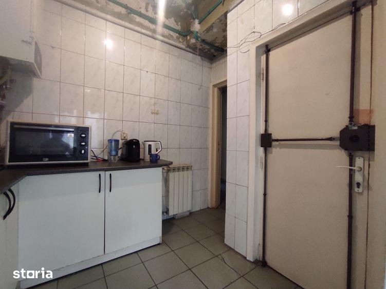 Apartament cu 4 camere decomandat în Iancului