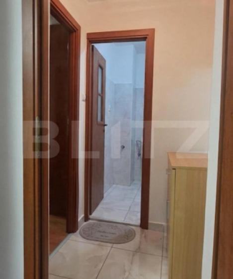 Apartament cu 3 camere decomandat, mobilat în Florilor